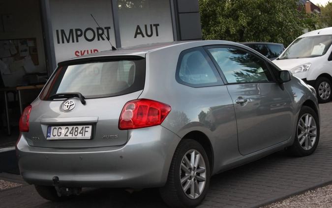 Toyota Auris cena 16900 przebieg: 292000, rok produkcji 2008 z Łuków małe 407